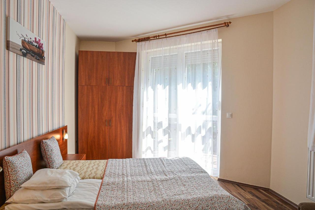 Apartman Otto Hajduszoboszlo Ngoại thất bức ảnh