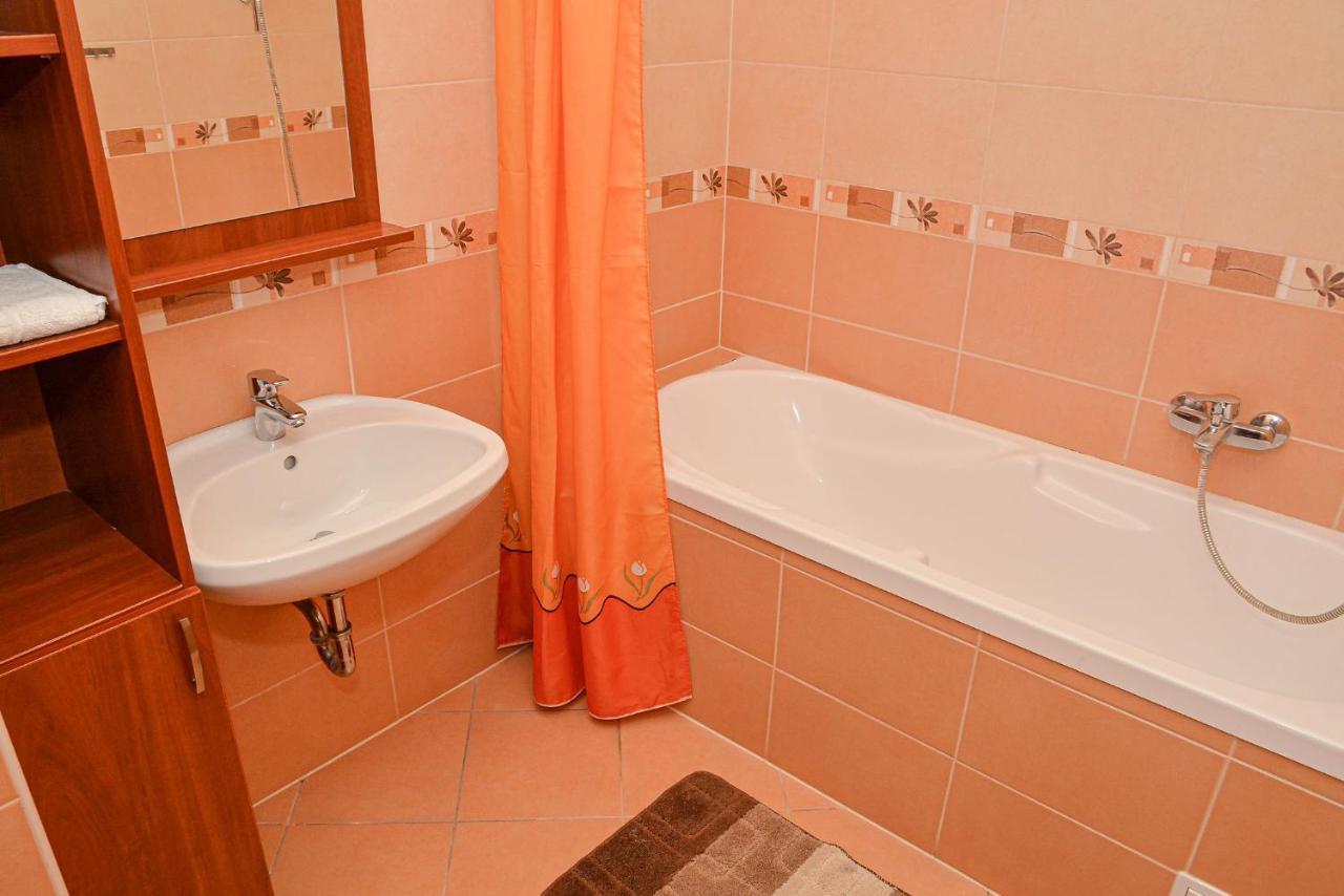 Apartman Otto Hajduszoboszlo Ngoại thất bức ảnh