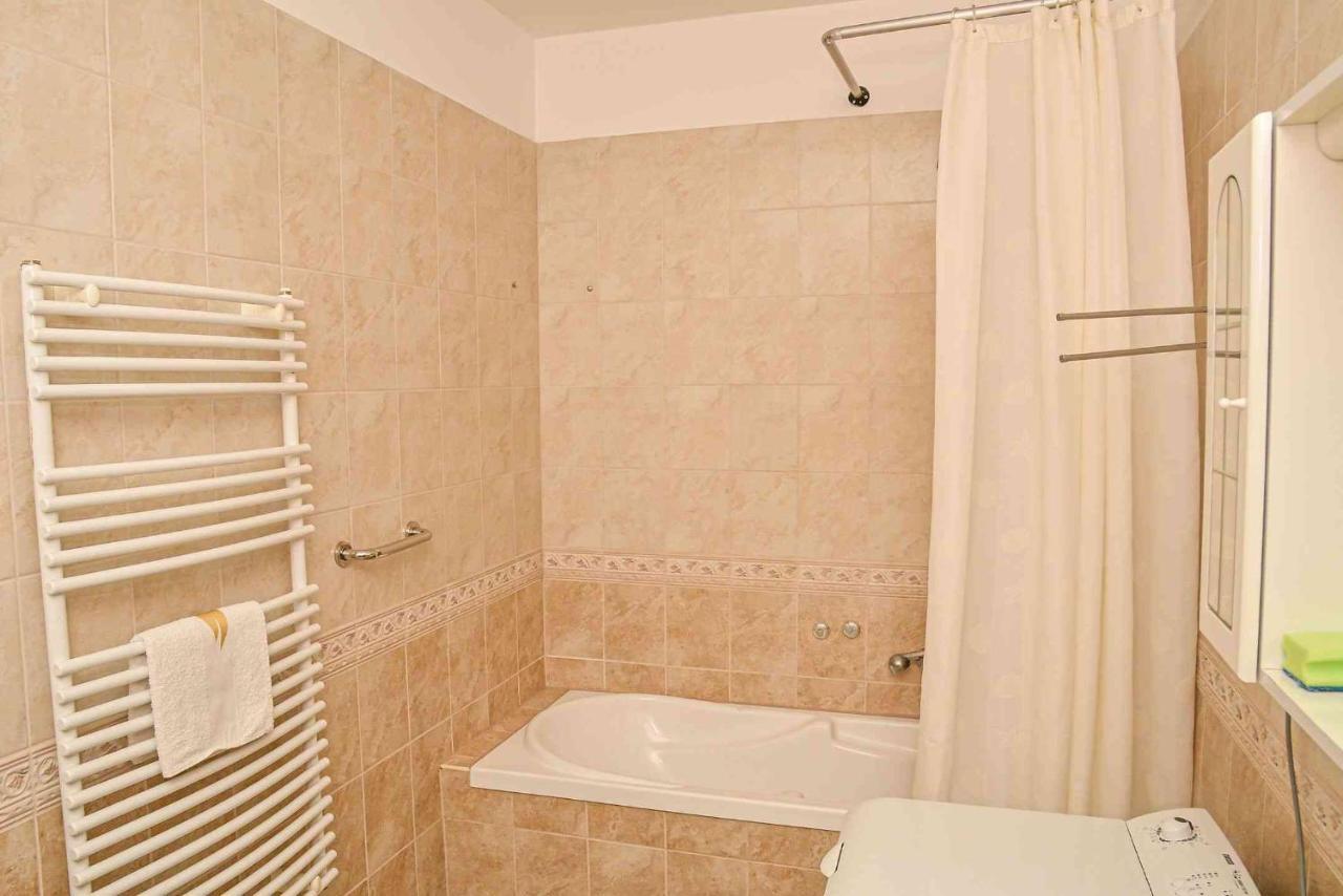 Apartman Otto Hajduszoboszlo Ngoại thất bức ảnh